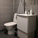 Rauha 1b, Minikoti Saunalla, Parkkipaikka Ja Rauhallinen Sijainti アパートホテル